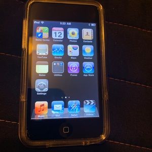 2nd generation apple iPod touch 8GB